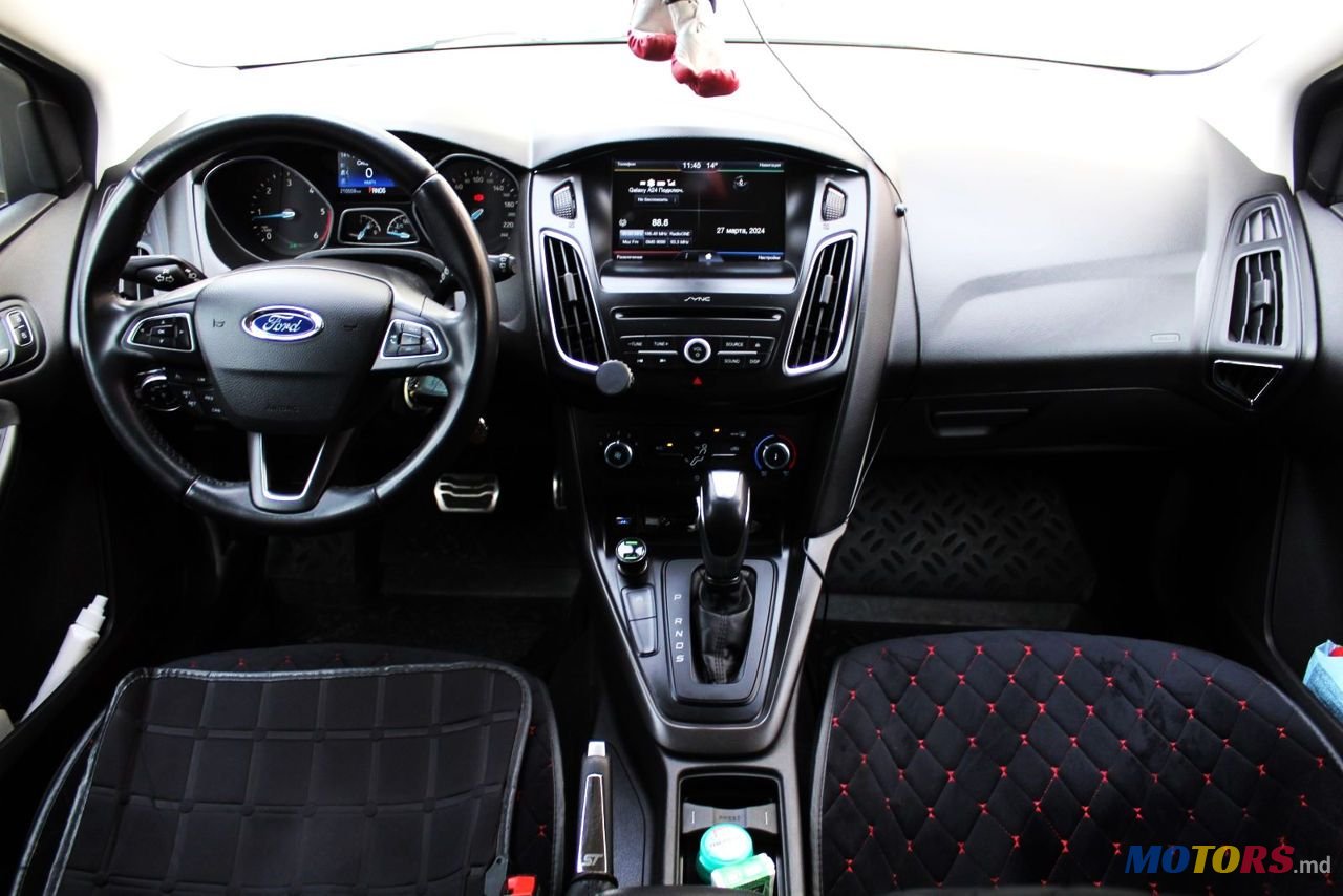 2016' Ford Focus photo #5