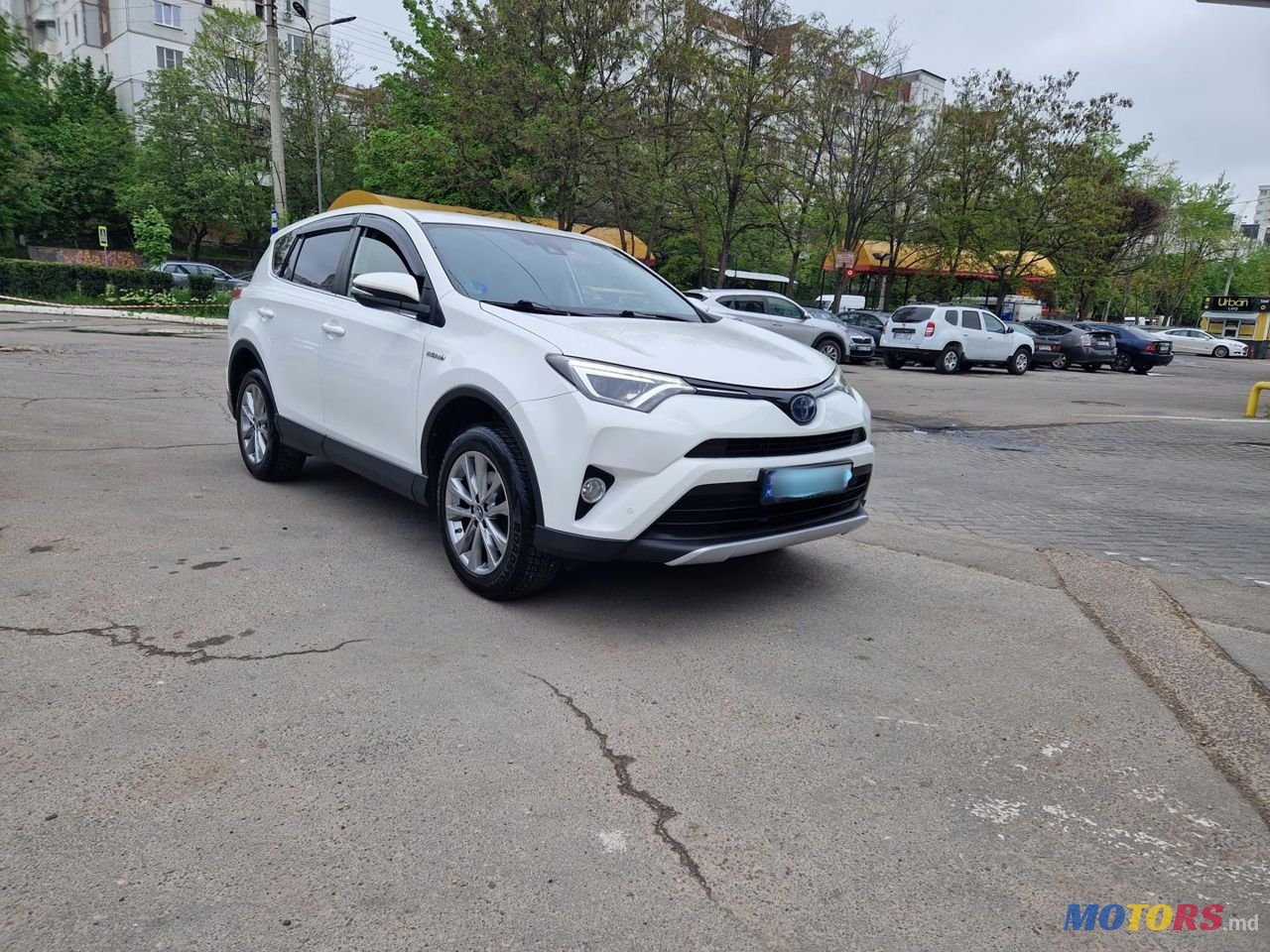 2018' Toyota RAV4 photo #3