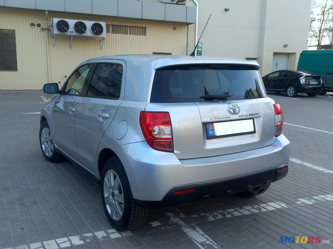 2011' Toyota Urban Cruiser photo #2