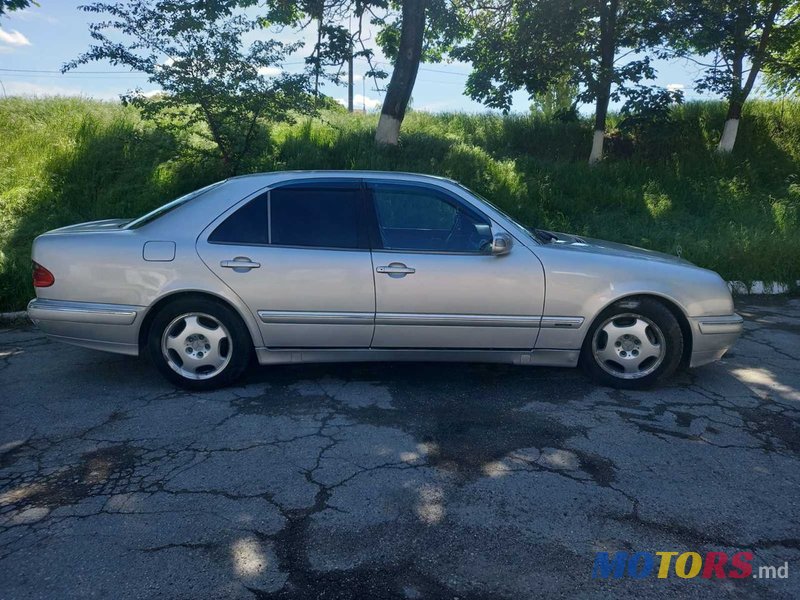 2000' Mercedes-Benz E-Class photo #2