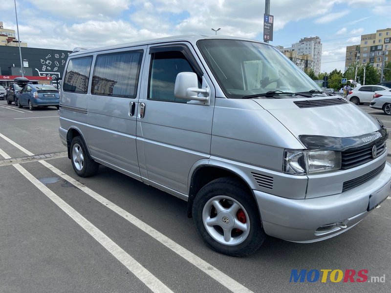 2002' Volkswagen Transporter photo #1