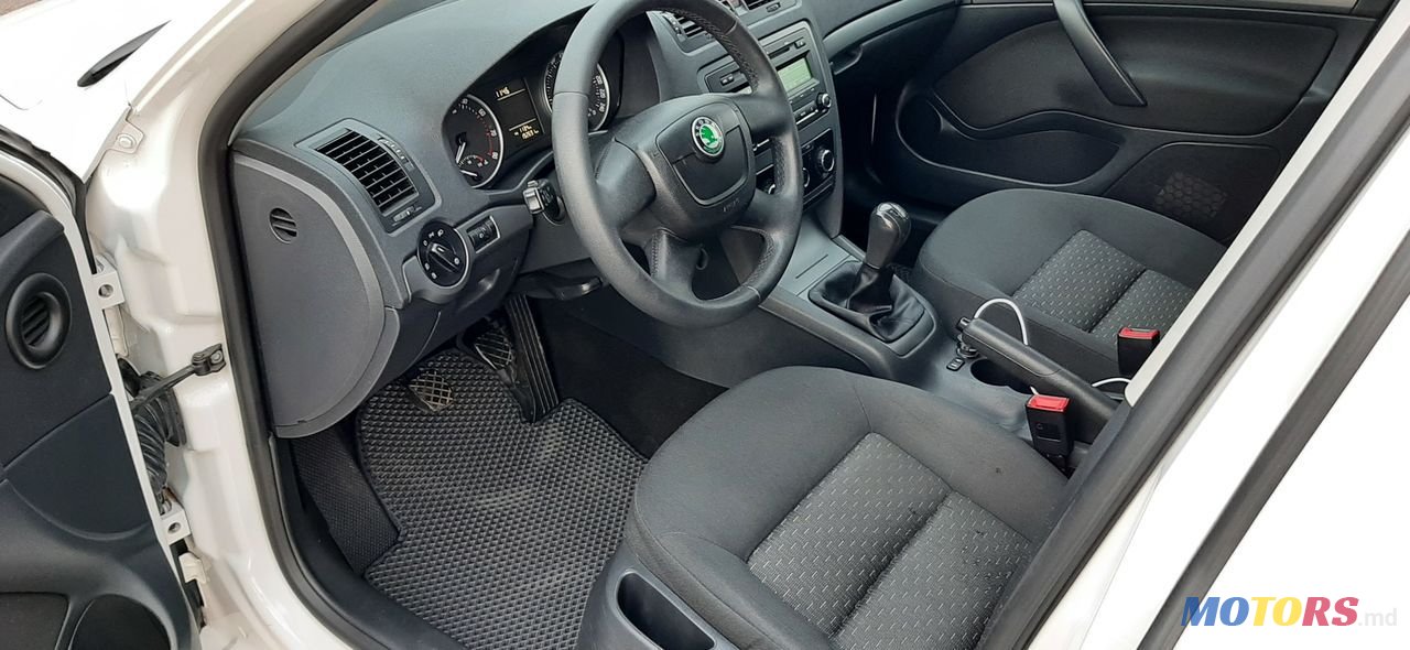 2011' Skoda Octavia photo #3