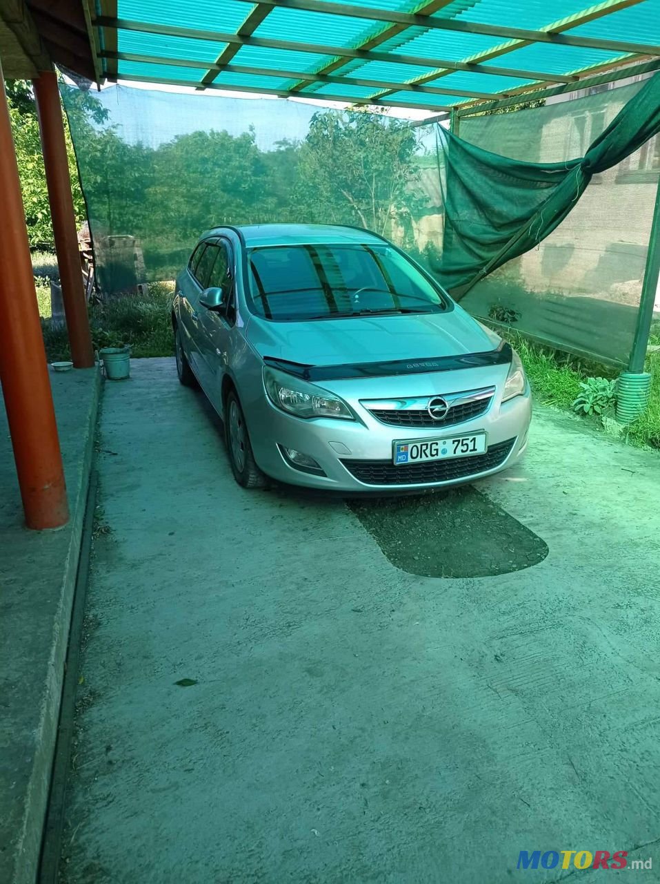 2011' Opel Astra photo #2