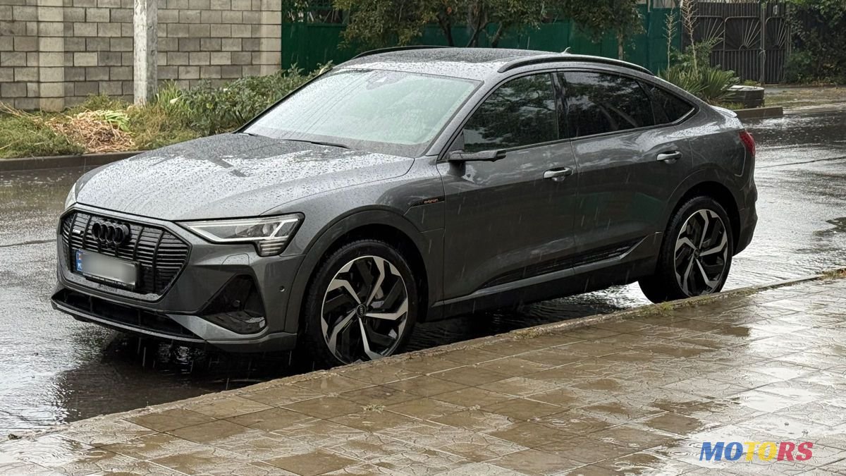 2022' Audi e-tron Sportback photo #2