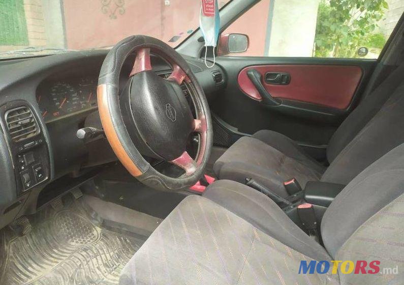 1995' Nissan Primera photo #2