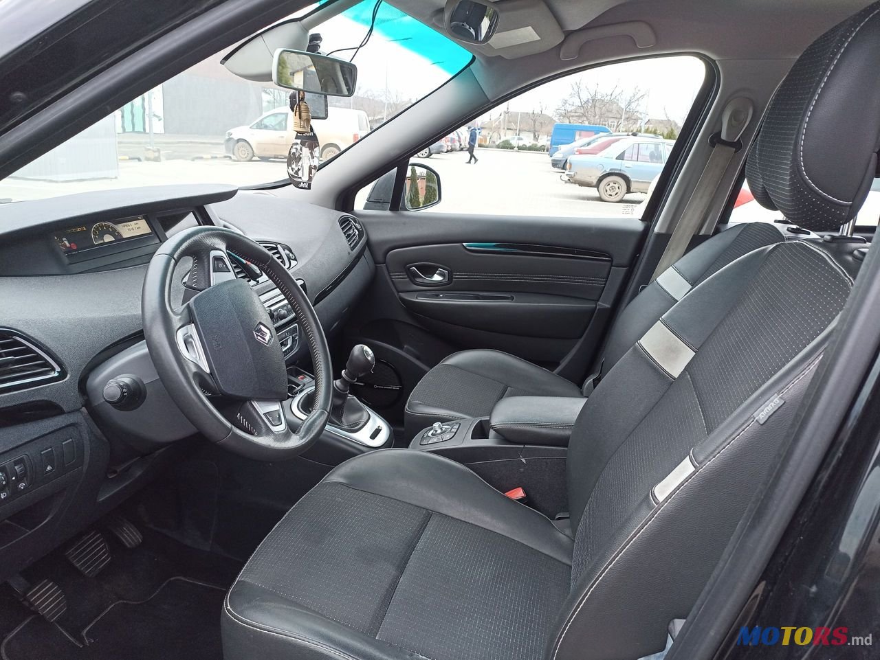 2011' Renault Grand Scenic photo #5