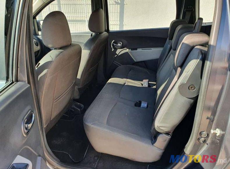 2012' Dacia Lodgy photo #5