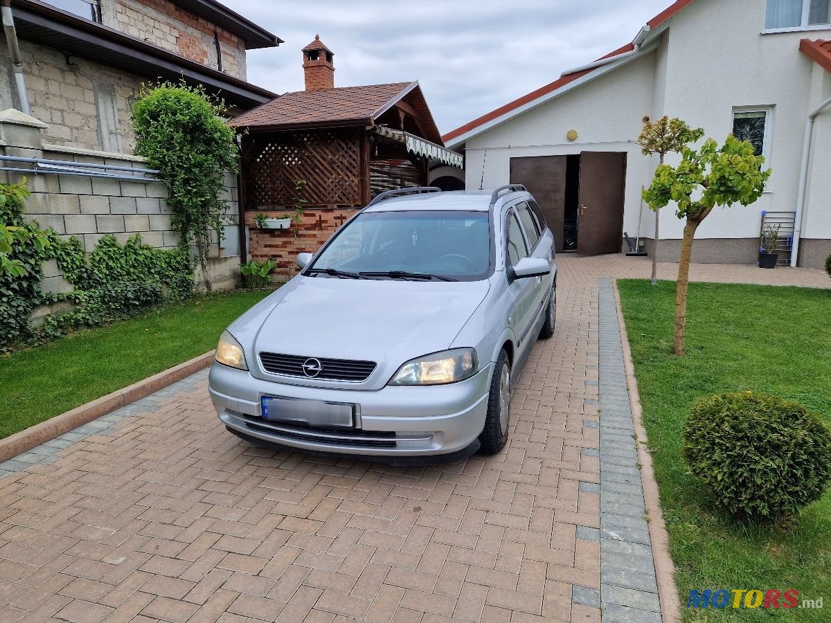 2005' Opel Astra photo #1