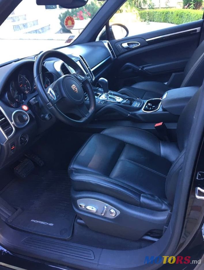 2013' Porsche Cayenne photo #5