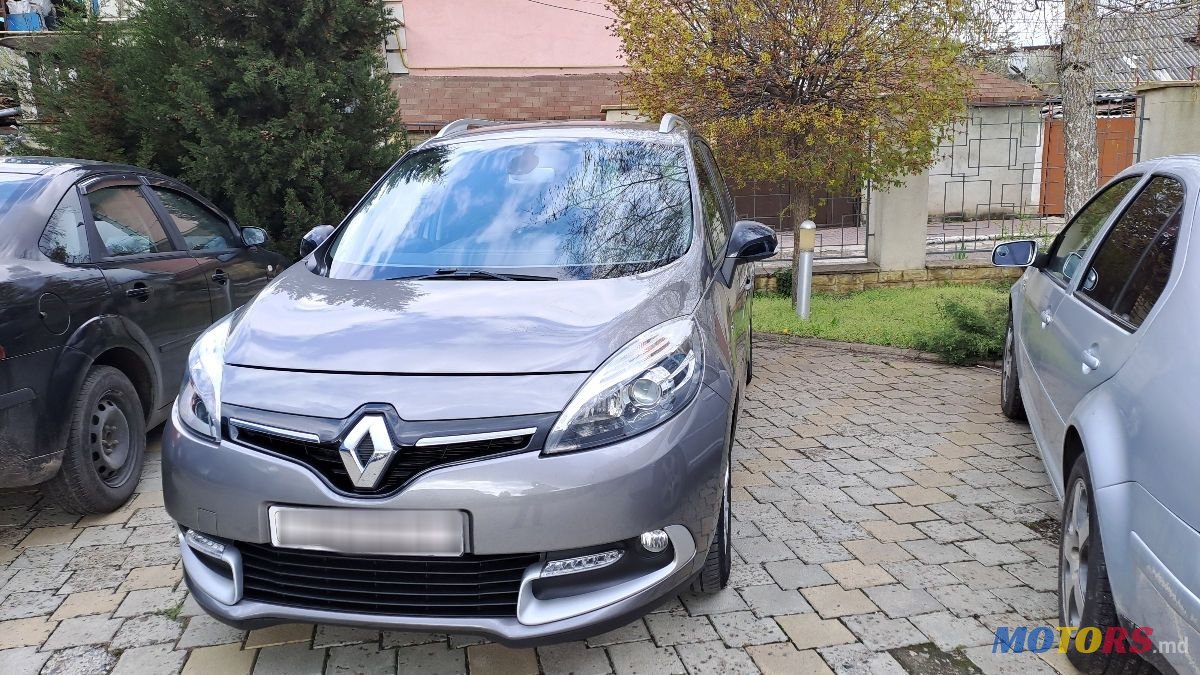 2015' Renault Grand Scenic photo #2