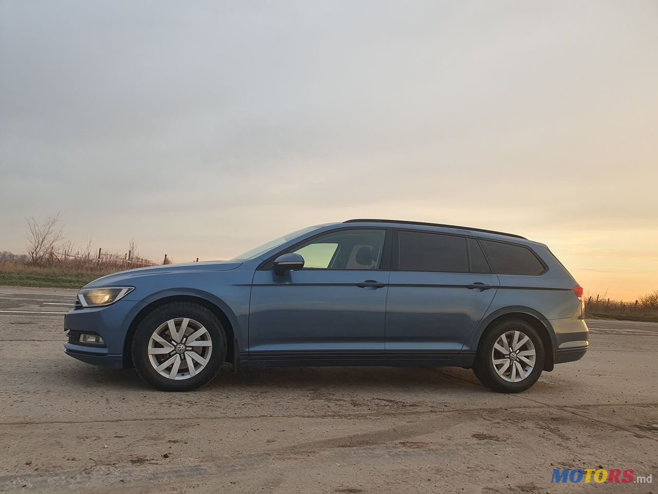 2016' Volkswagen Passat photo #2