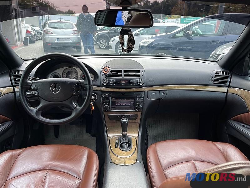 2008' Mercedes-Benz E-Class photo #3