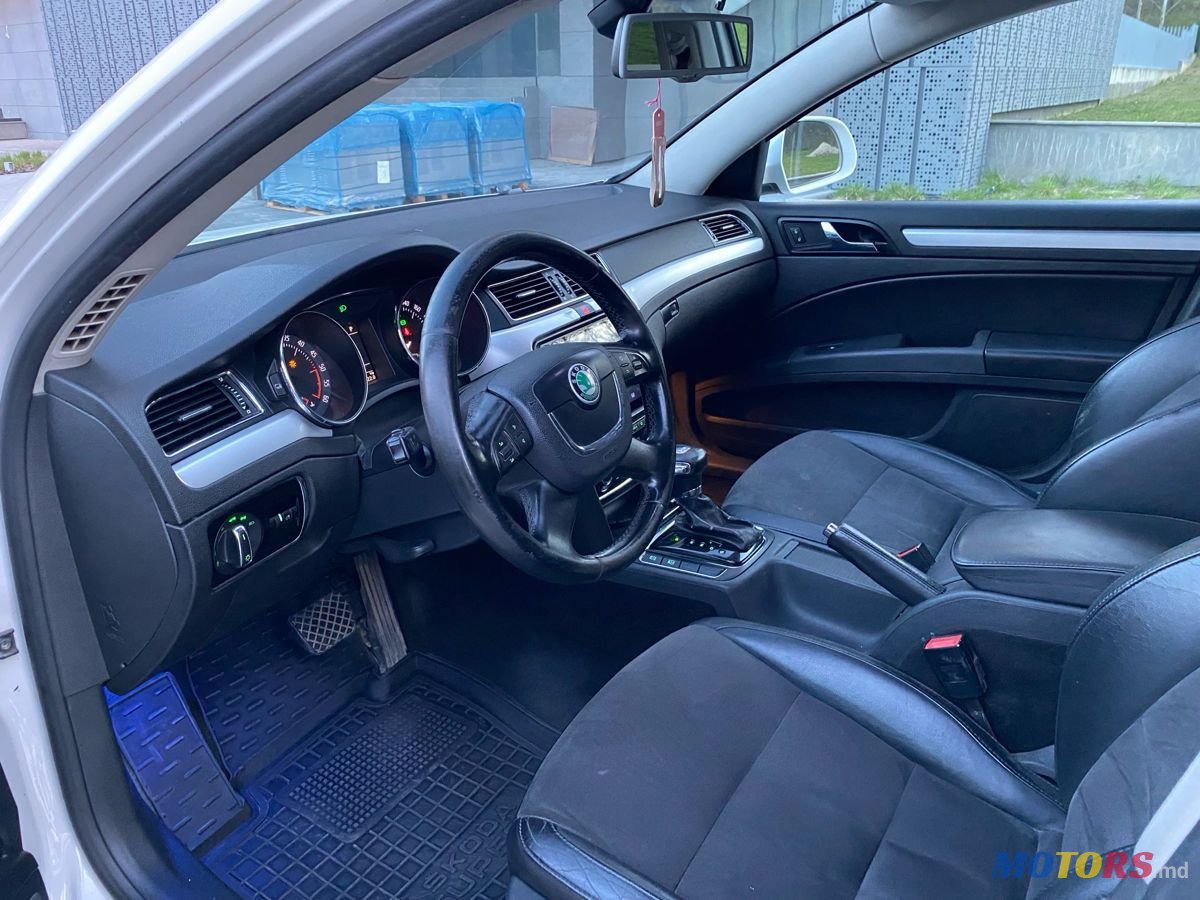 2009' Skoda Superb photo #5