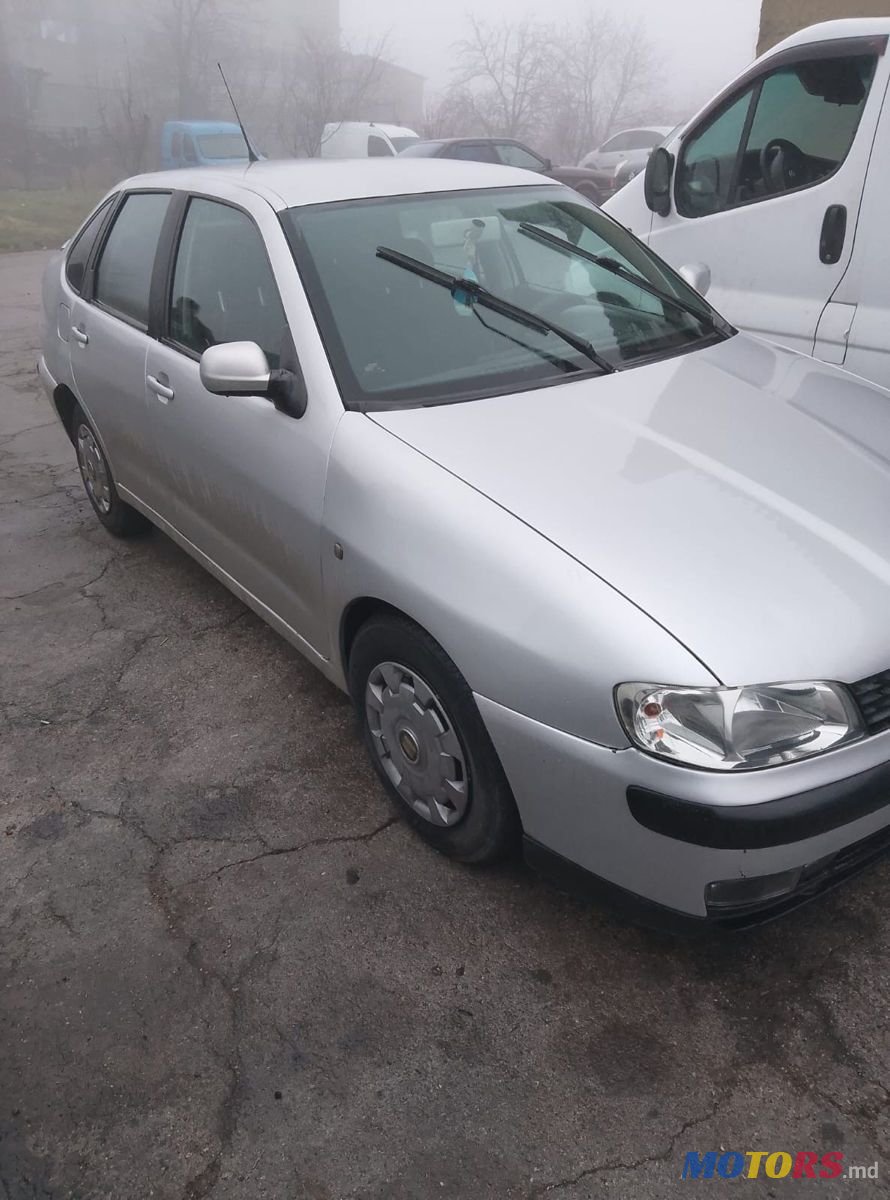 2002' SEAT Cordoba photo #2