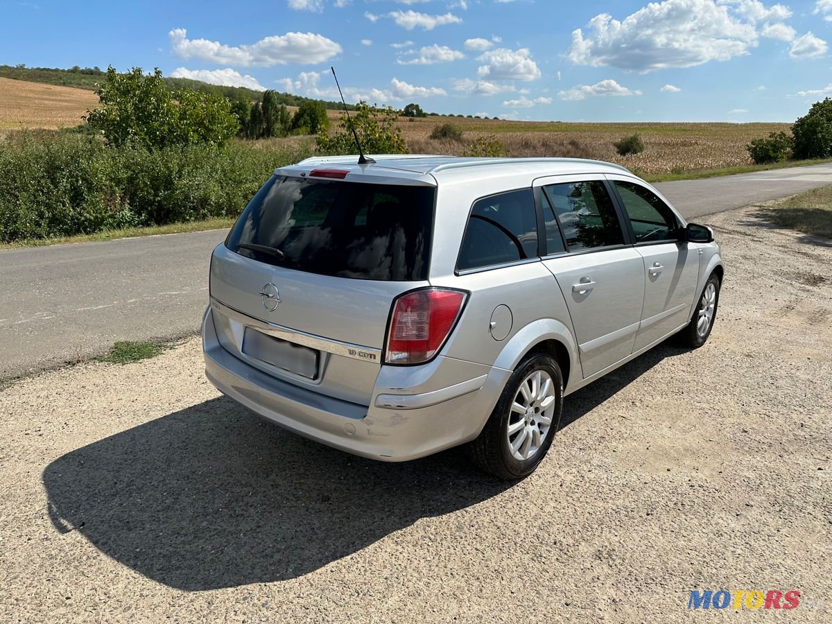 2008' Opel Astra photo #5