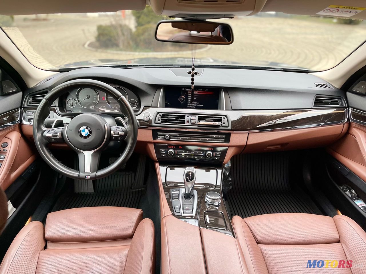 2016' BMW 5 Series photo #1