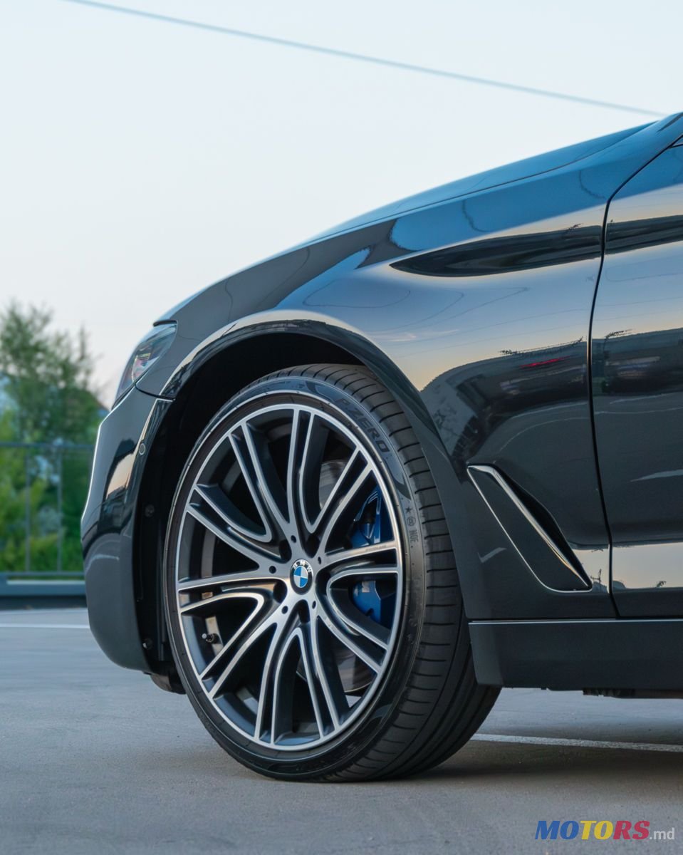 2017' BMW 5 Series photo #5