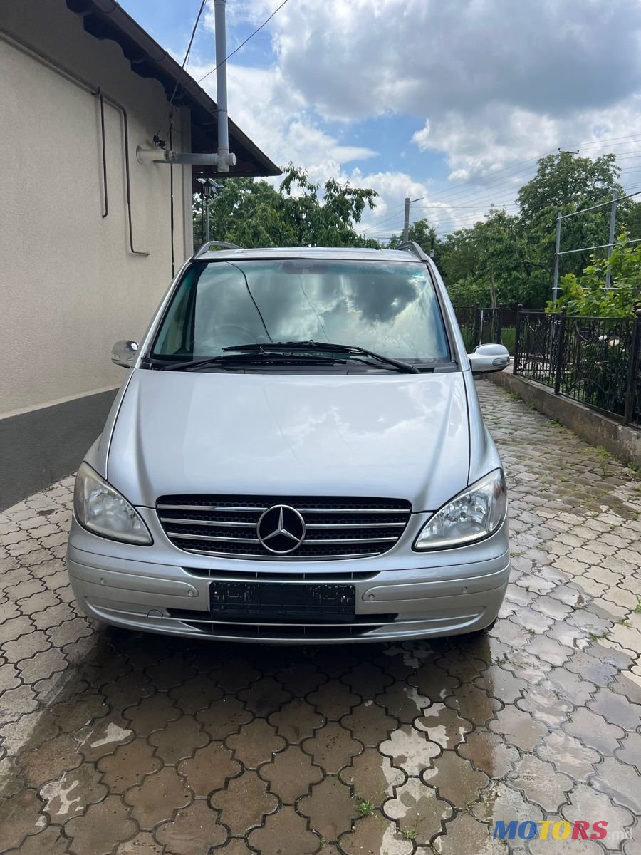 2004' Mercedes-Benz Viano photo #5