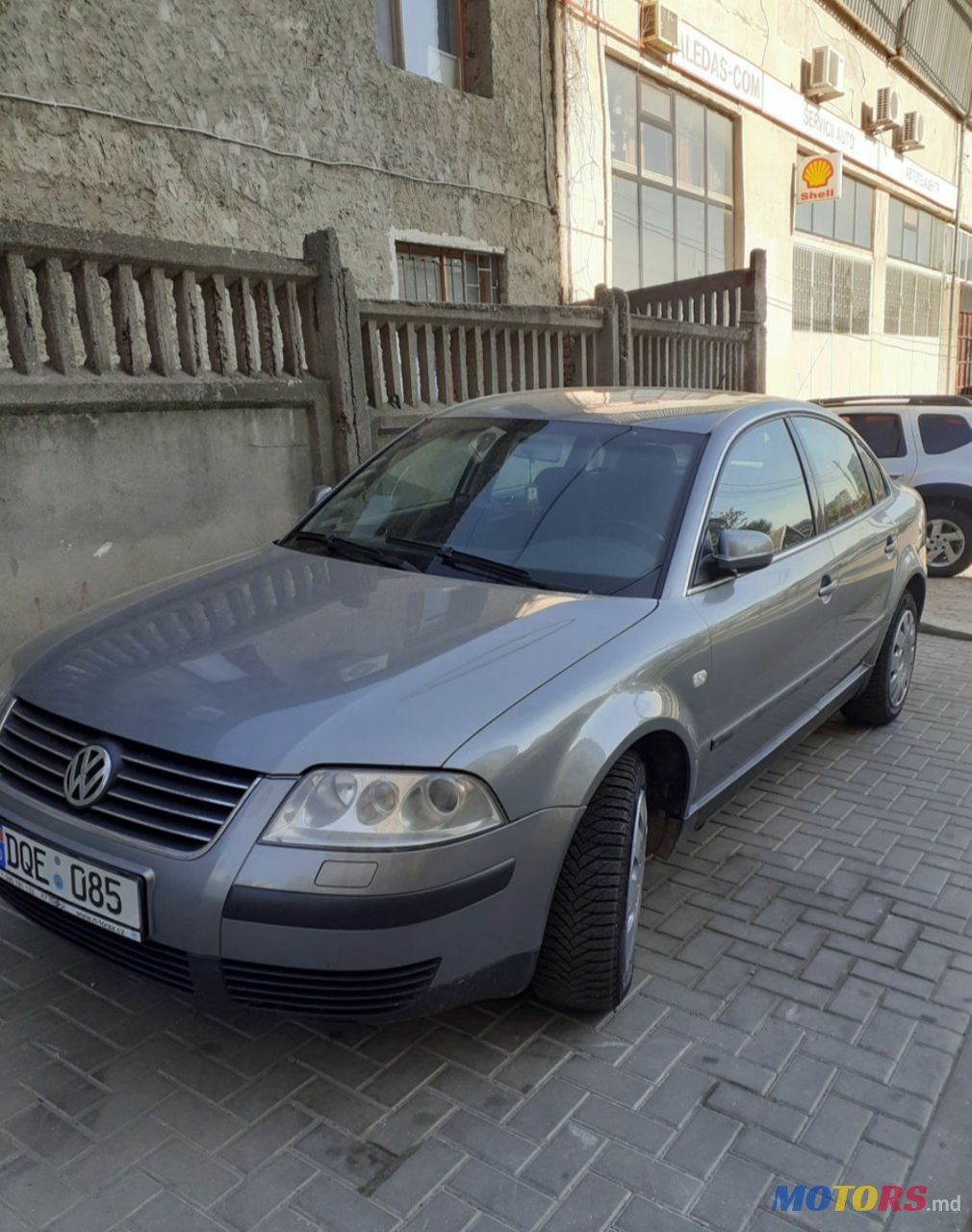 2002' Volkswagen Passat photo #1