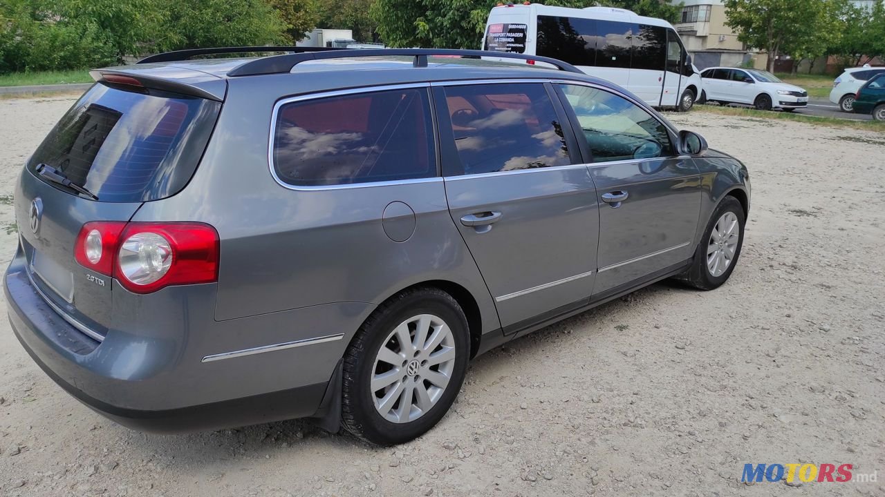 2007' Volkswagen Passat photo #4