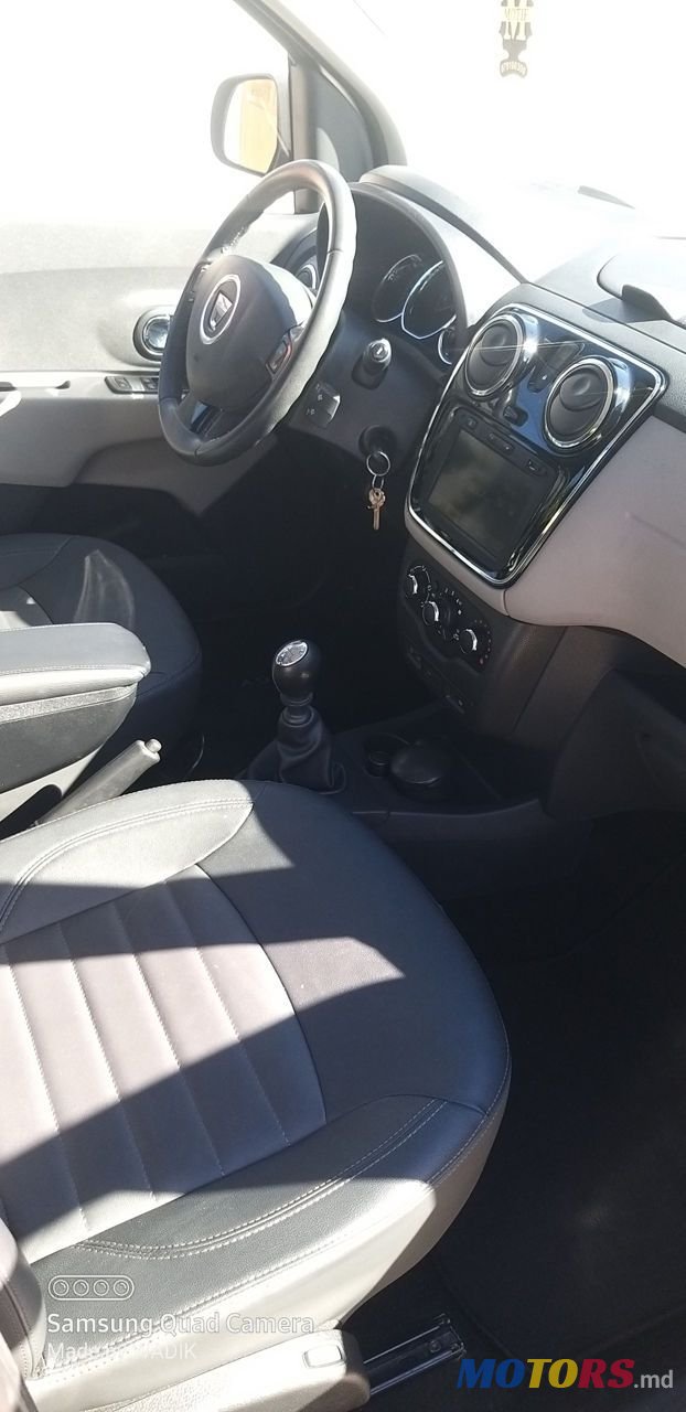 2014' Dacia Lodgy photo #5