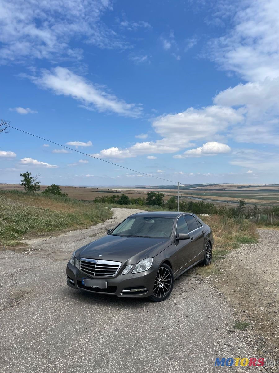 2011' Mercedes-Benz E-Class photo #1