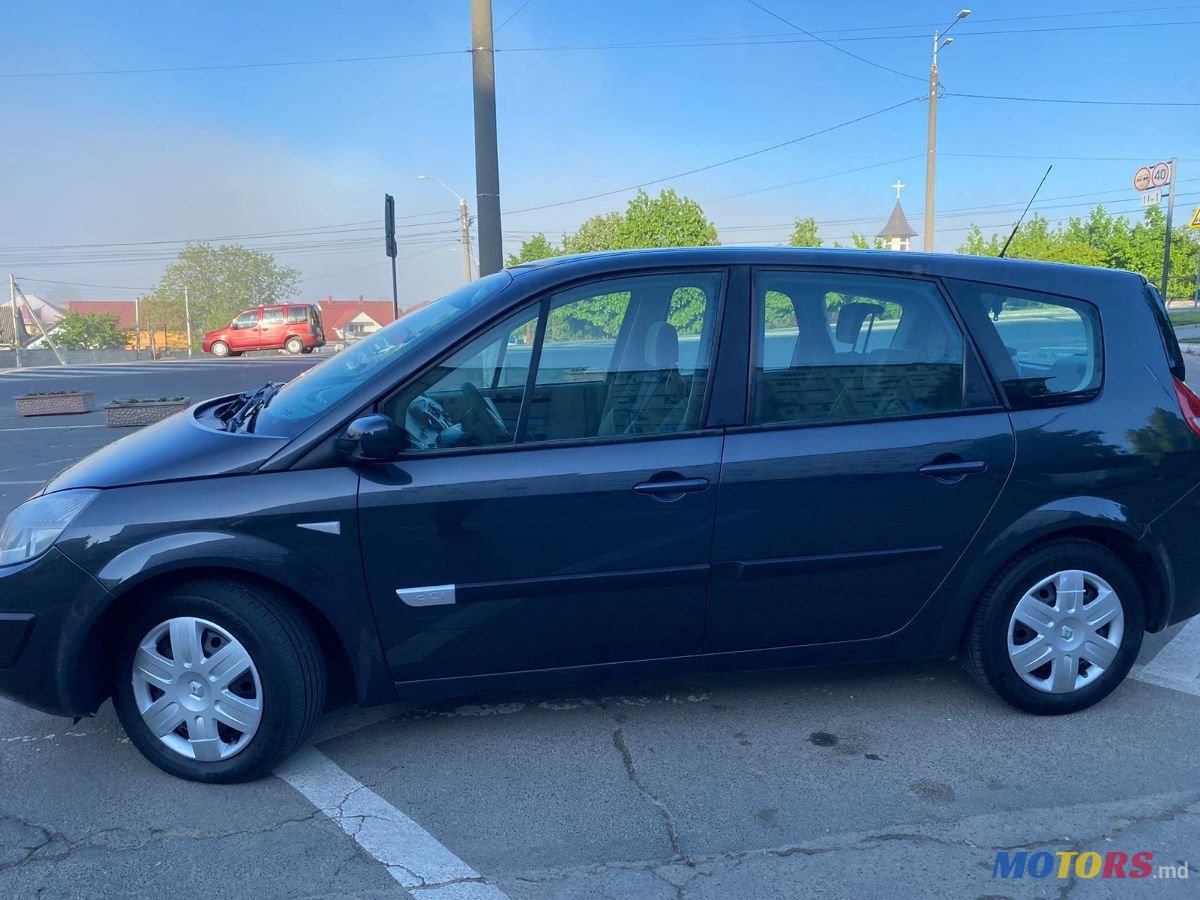 2005' Renault Grand Scenic photo #2