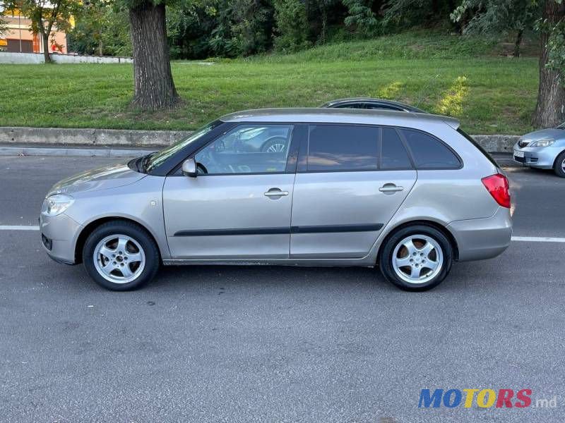 2009' Skoda Fabia photo #4