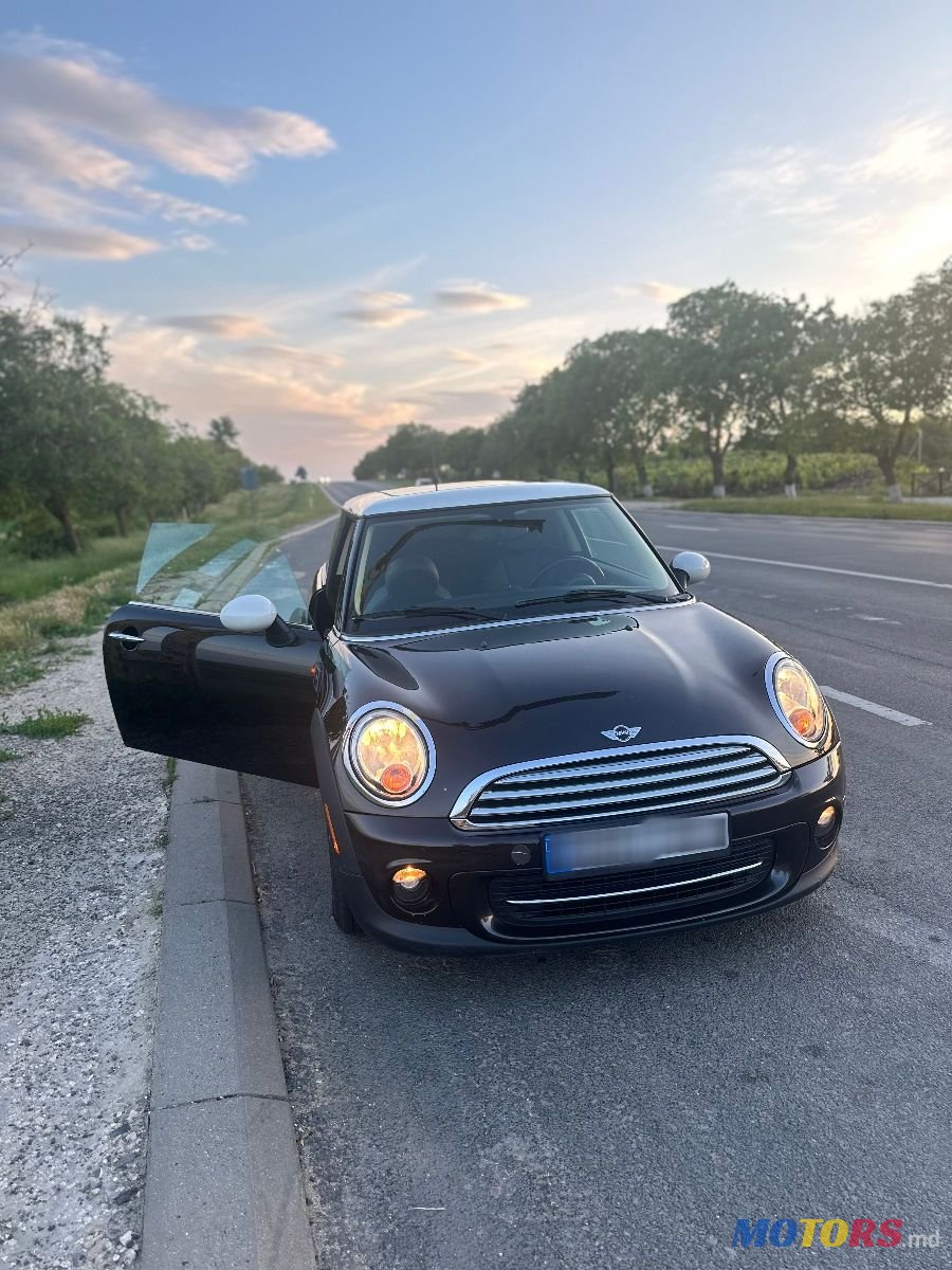 2013' MINI Cooper photo #1