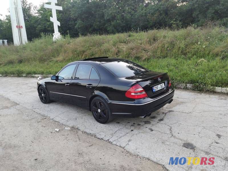 2004' Mercedes-Benz E photo #1