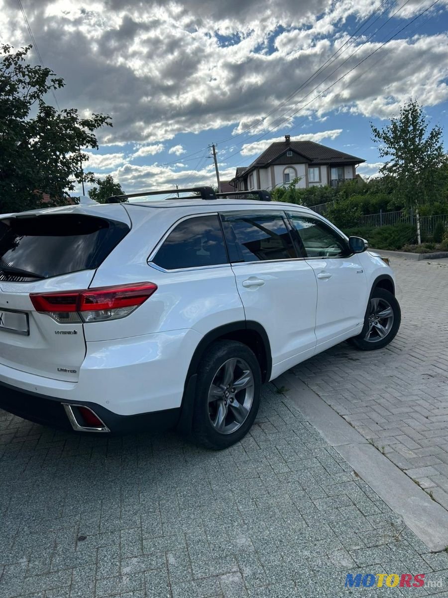 2016' Toyota Highlander photo #4