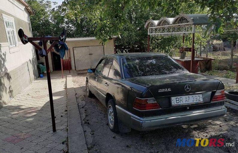 1991' Mercedes-Benz 124 photo #1