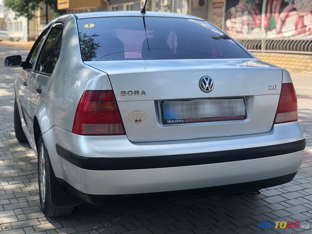 2002' Volkswagen Bora photo #2
