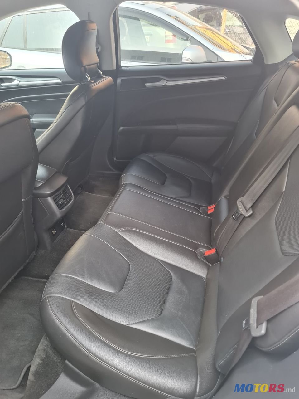 2013' Ford Fusion photo #3