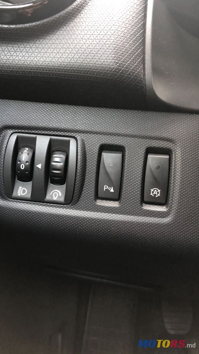 2013' Renault Clio photo #5