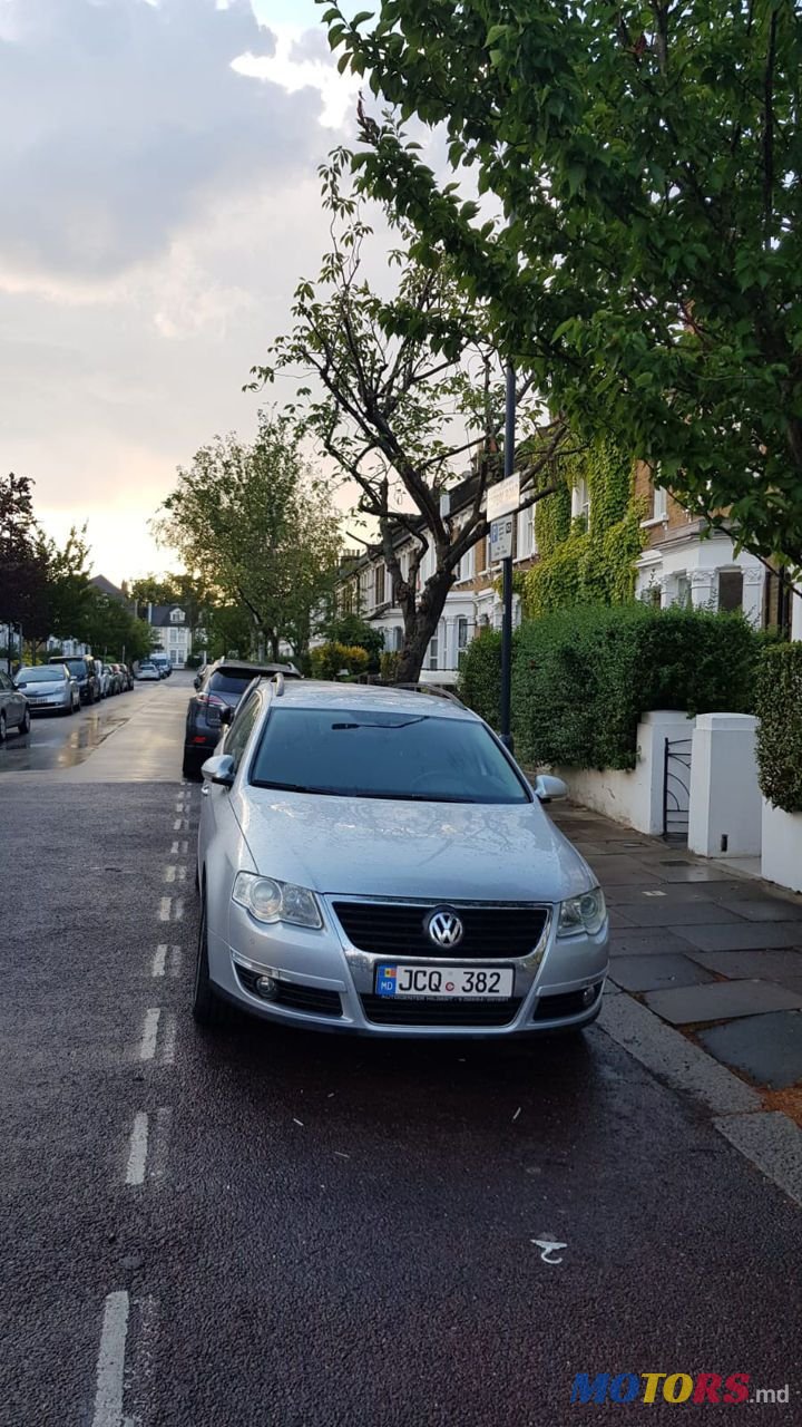 2010' Volkswagen Passat photo #6