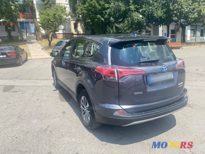 2018' Toyota RAV4 photo #4
