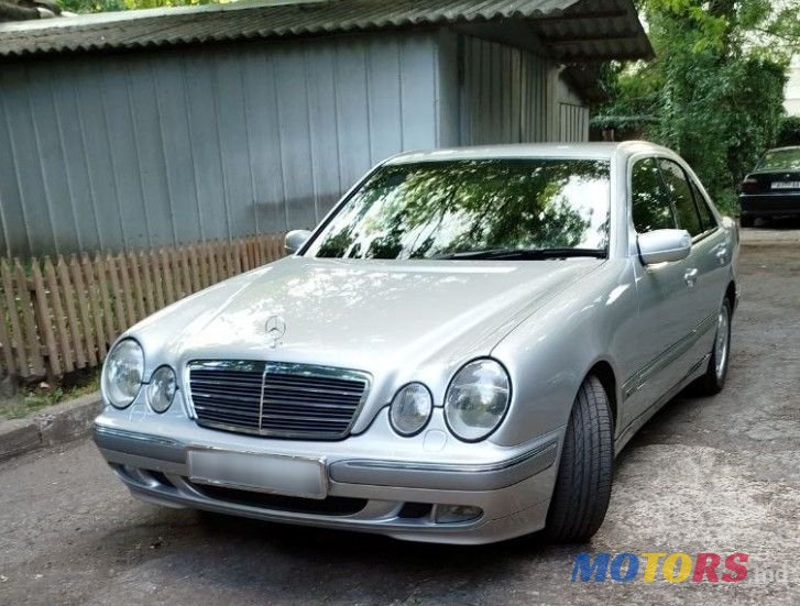 2001' Mercedes-Benz E-Class photo #1
