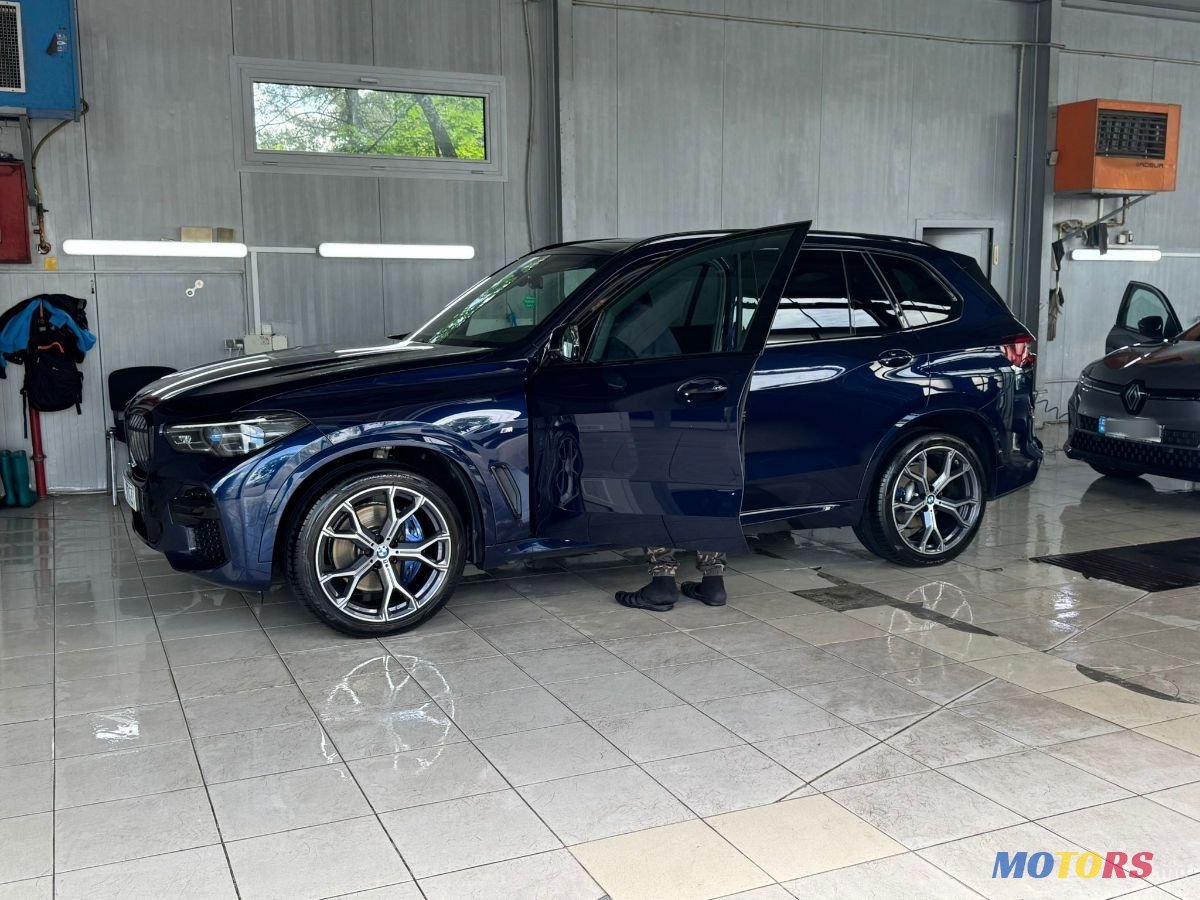2022' BMW X5 photo #1