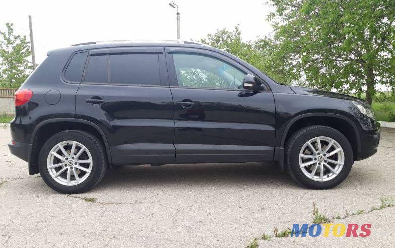 2012' Volkswagen Tiguan photo #1
