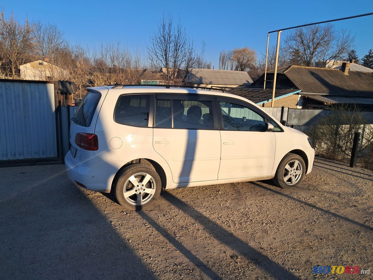 2012' Volkswagen Touran photo #2