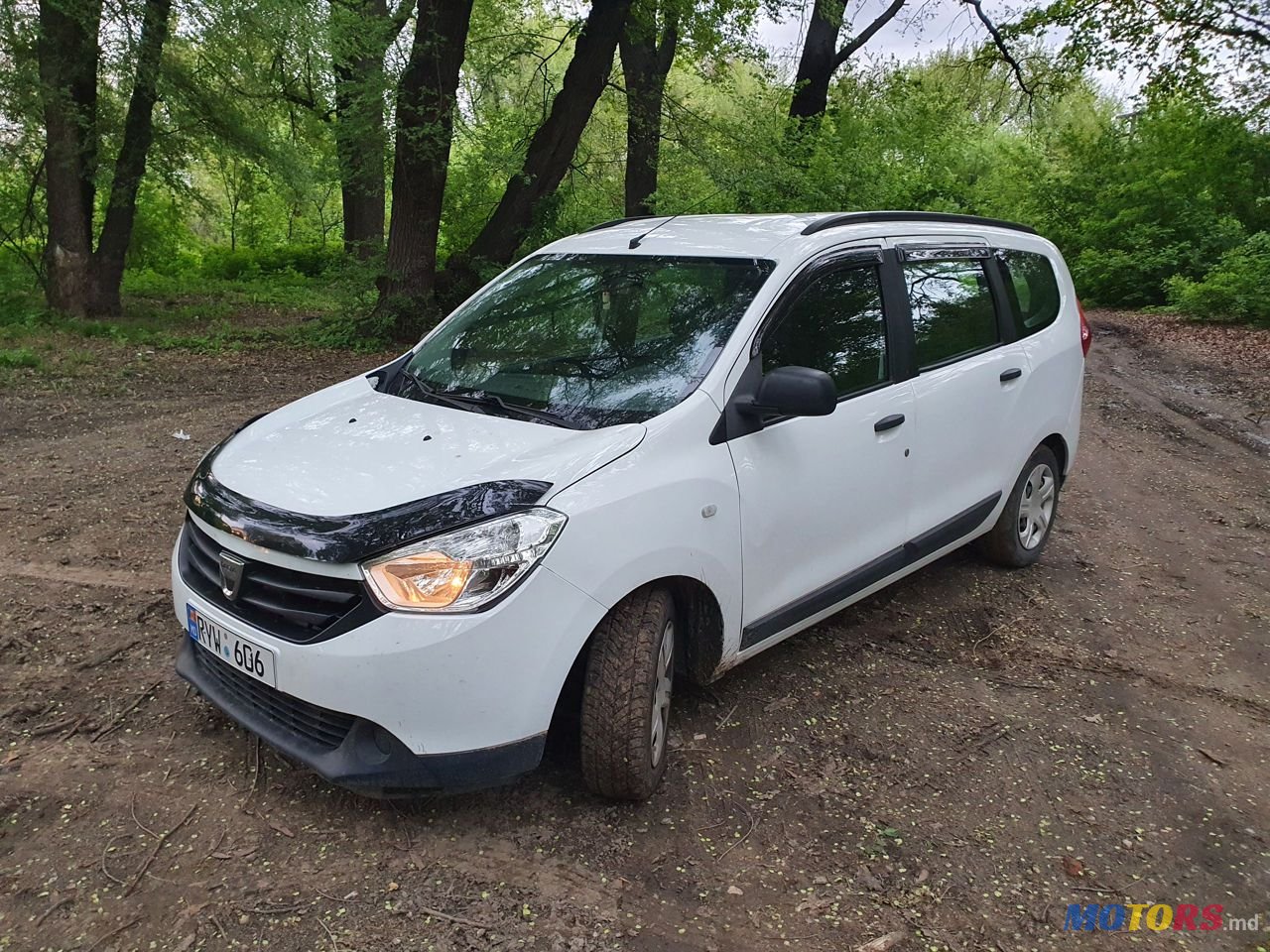 2014' Dacia Lodgy photo #1