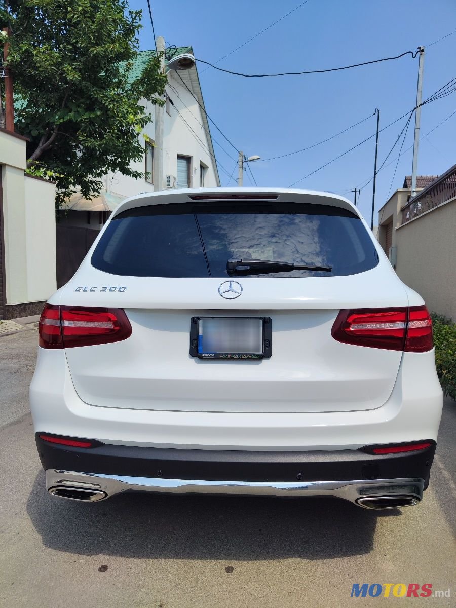 2016' Mercedes-Benz GLC photo #2