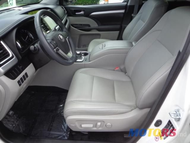 2017' Toyota Highlander photo #1