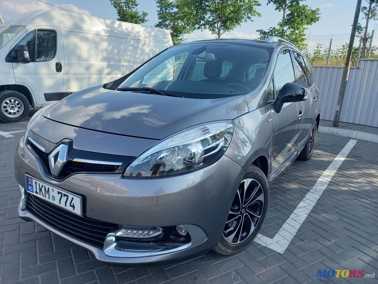 2015' Renault Grand Scenic photo #1