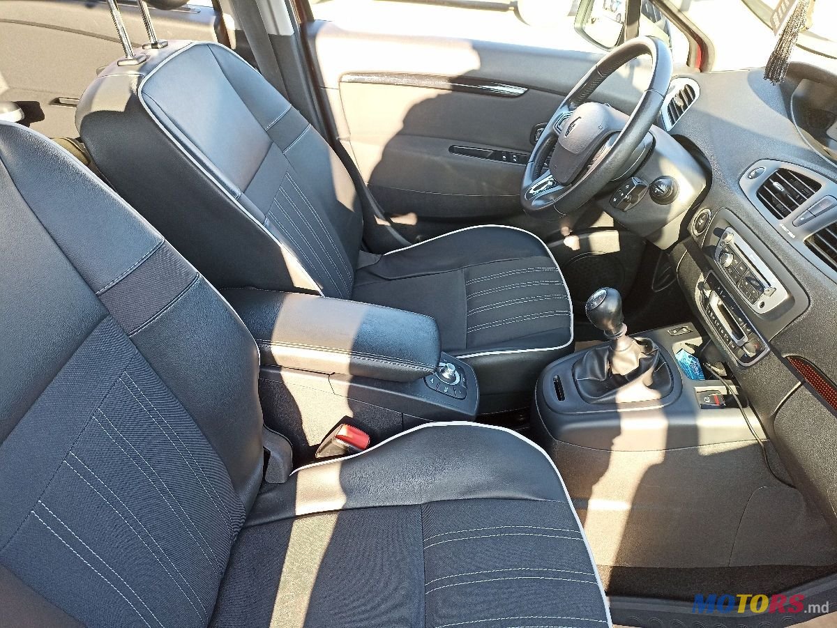 2013' Renault Scenic photo #6