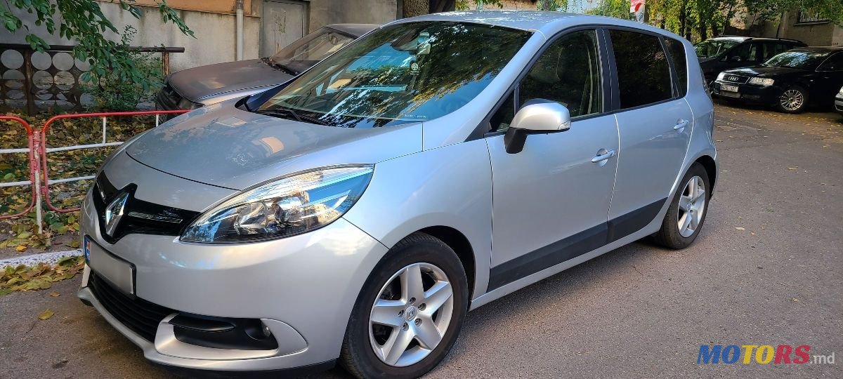 2013' Renault Scenic photo #1