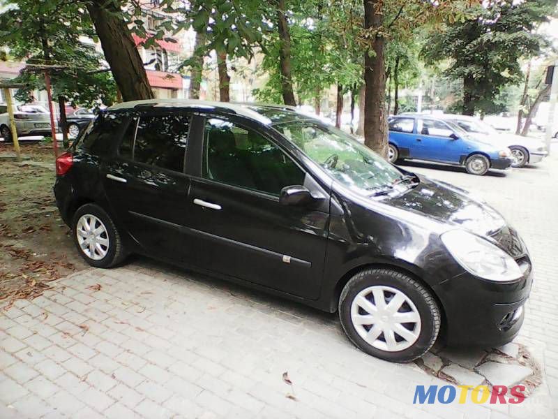 2008' Renault Clio photo #3