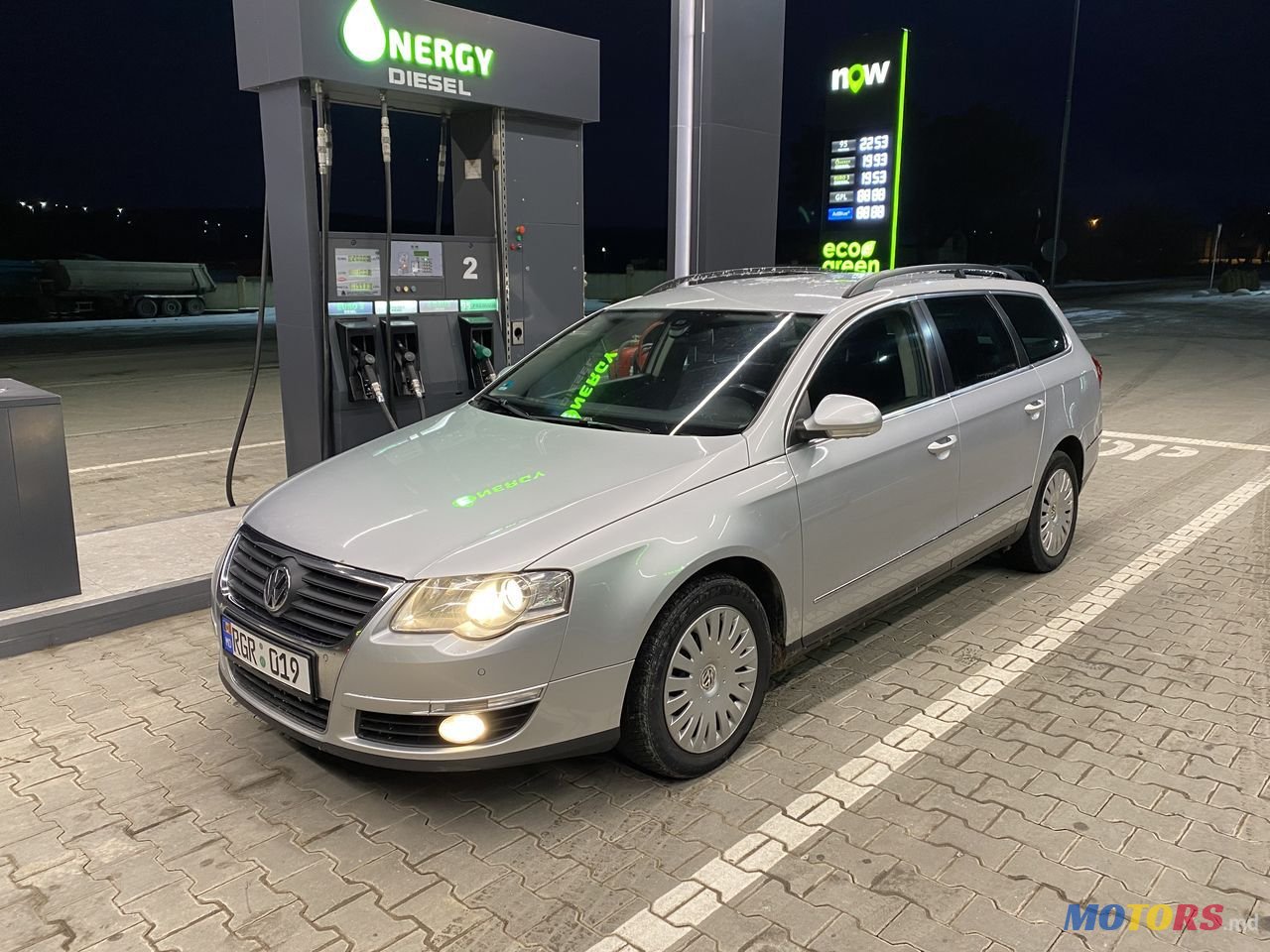 2007' Volkswagen Passat photo #1