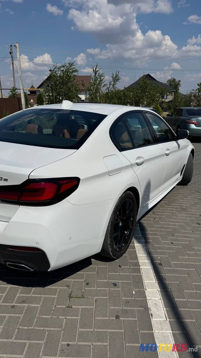 2023' BMW 5 Series photo #3